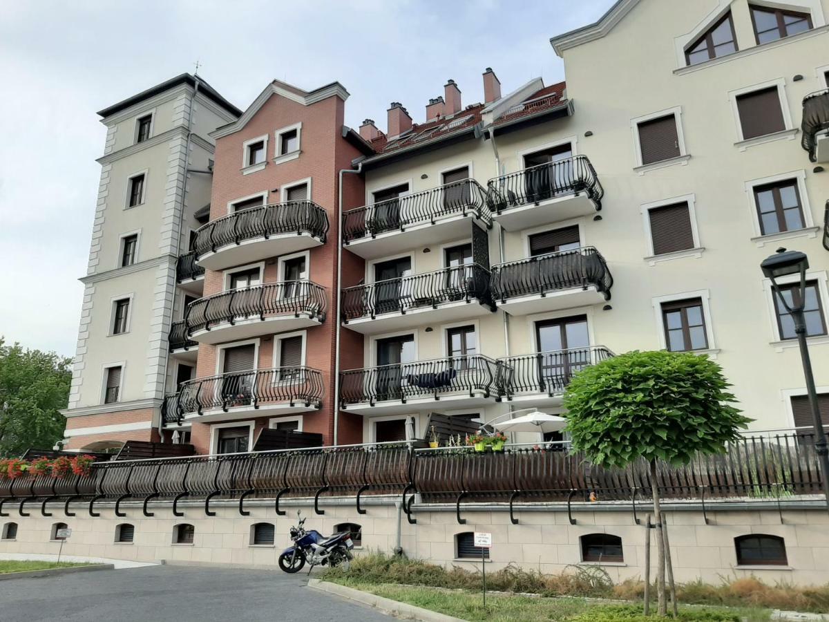 Apartamenty Lubin - Kamieniczka W Centrum Bagian luar foto